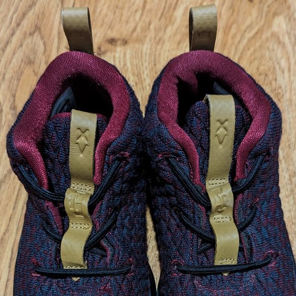 Nike LeBron 15 - New Heights - Kids Size 10c - Picture 4 of 14